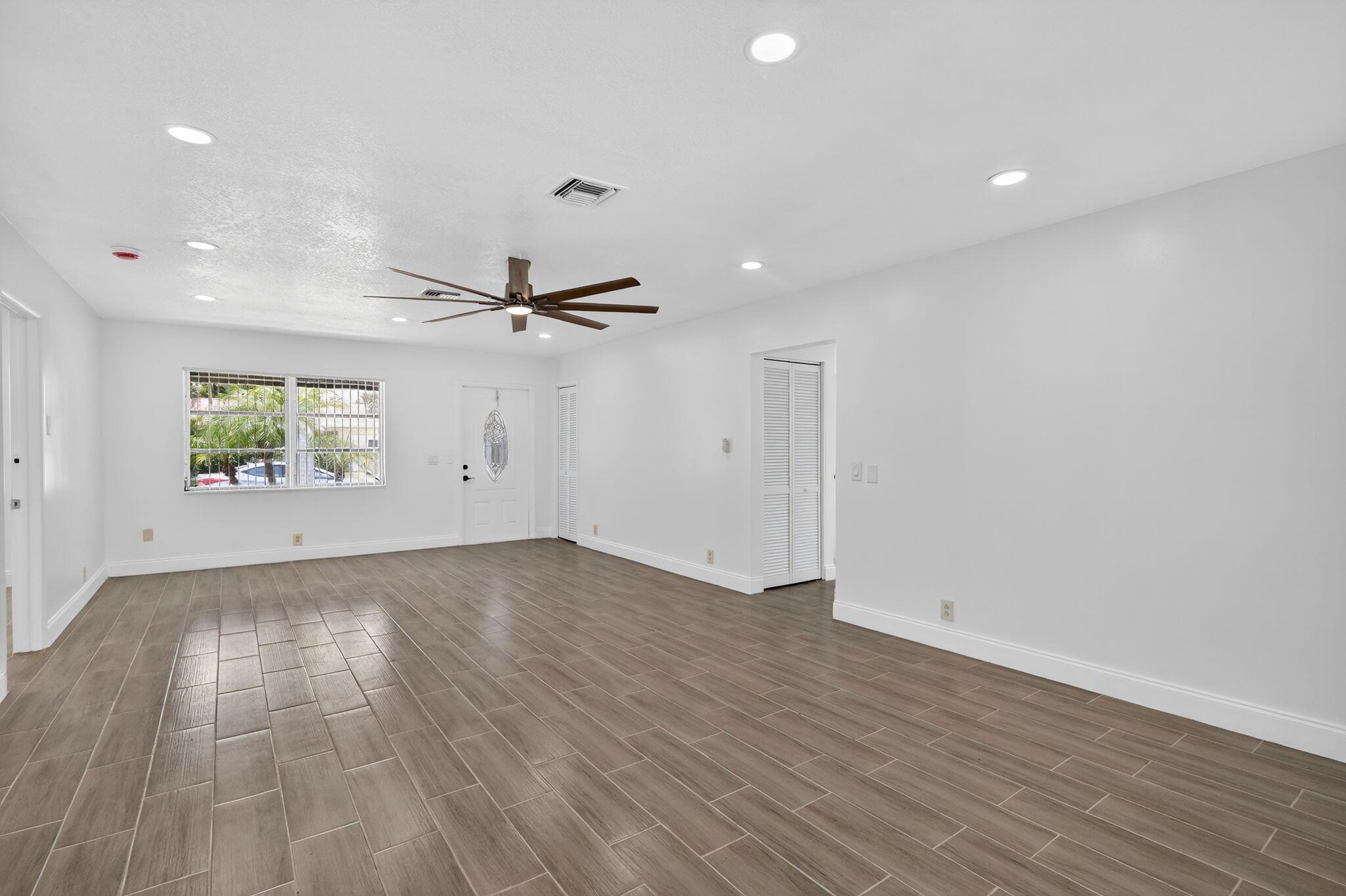 ROOSEVELT ESTATES - Residential Lease