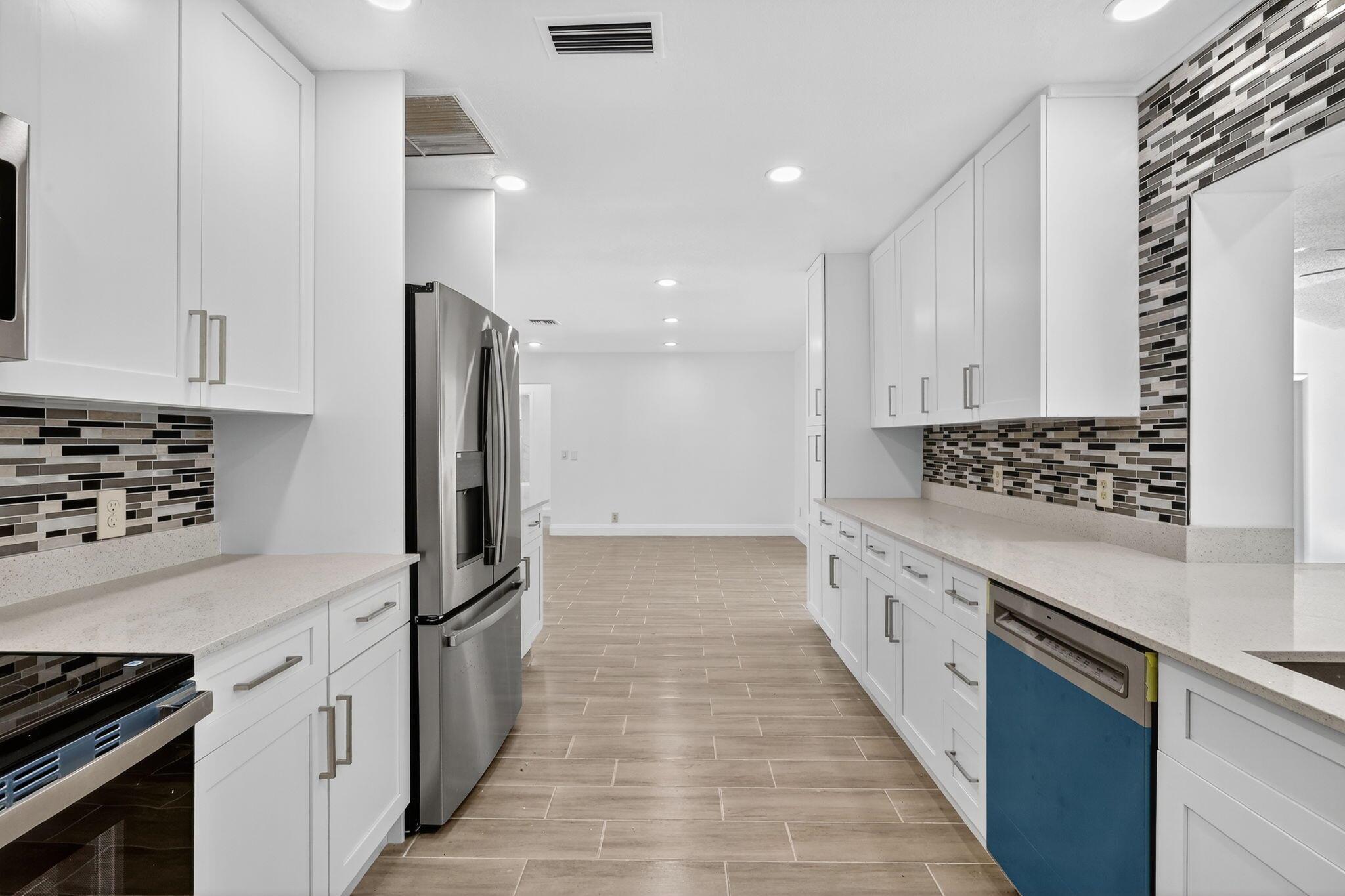 ROOSEVELT ESTATES - Residential Lease