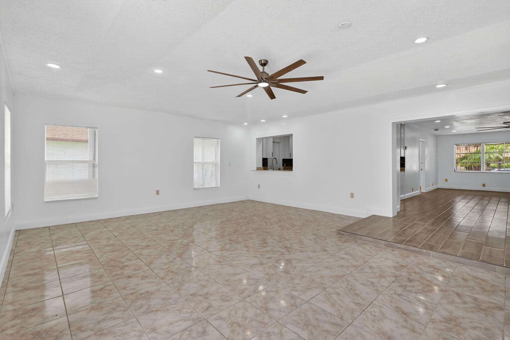 ROOSEVELT ESTATES - Residential Lease