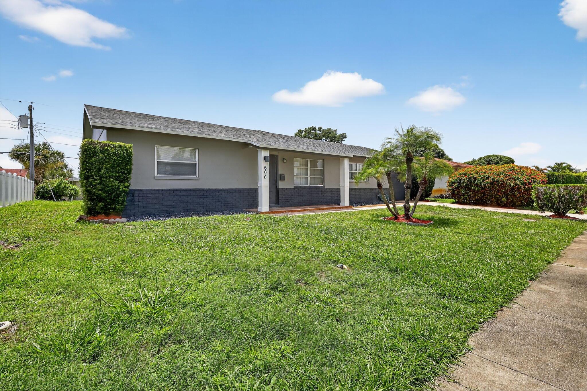 ROOSEVELT ESTATES - Residential Lease