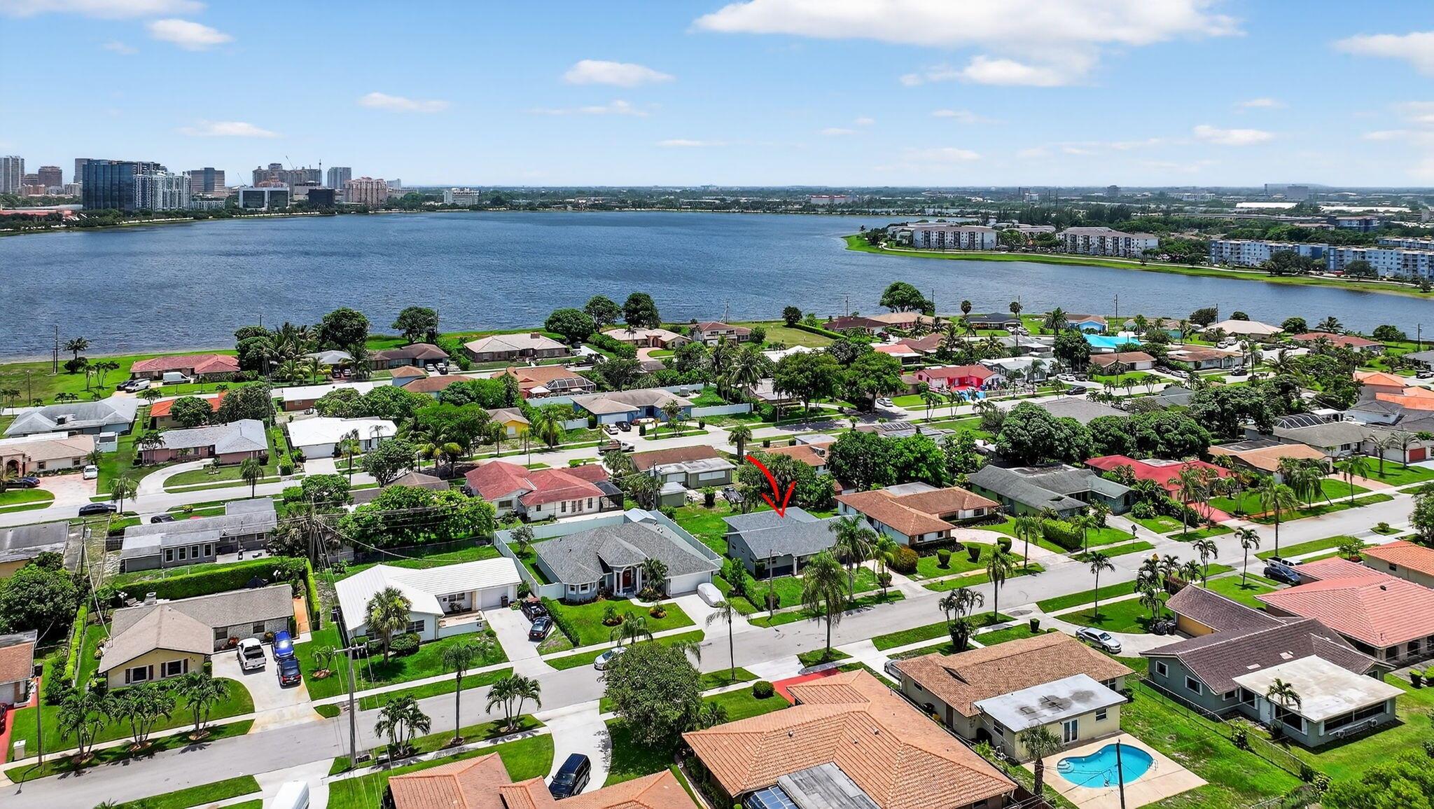 ROOSEVELT ESTATES - Residential Lease