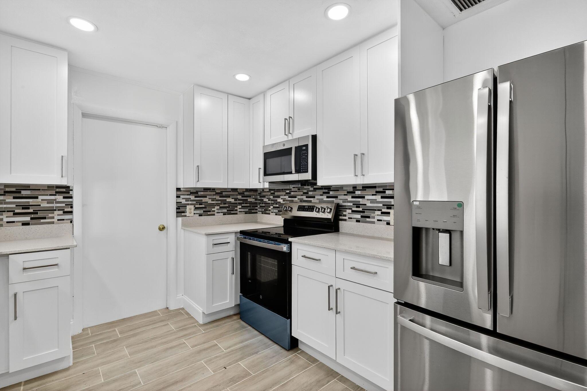 ROOSEVELT ESTATES - Residential Lease