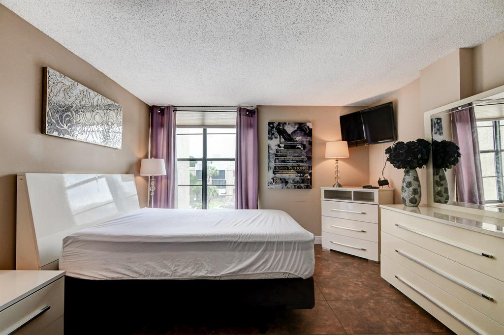 BOCA BAYOU CONDO - Residential Lease