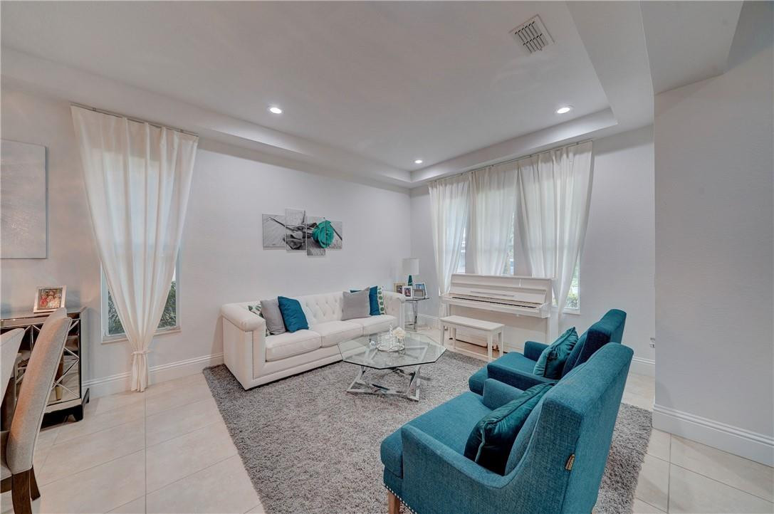 San Mellina 176-44 B - Residential