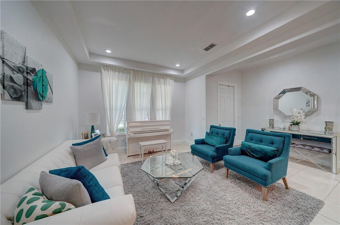 San Mellina 176-44 B - Residential