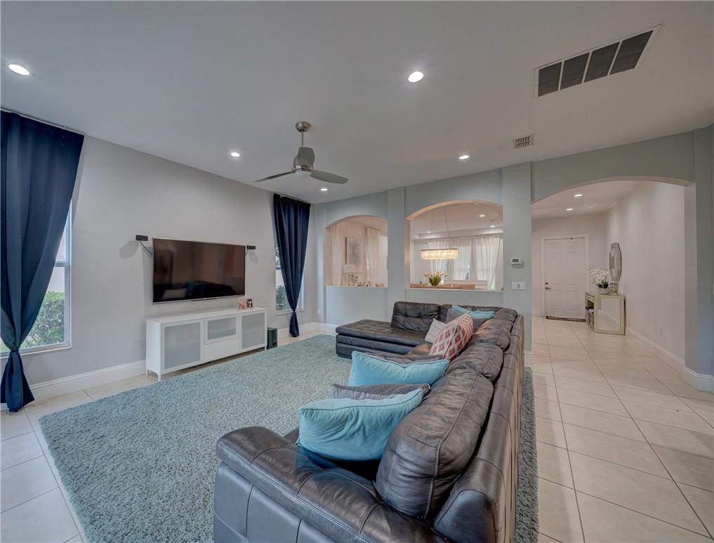 San Mellina 176-44 B - Residential