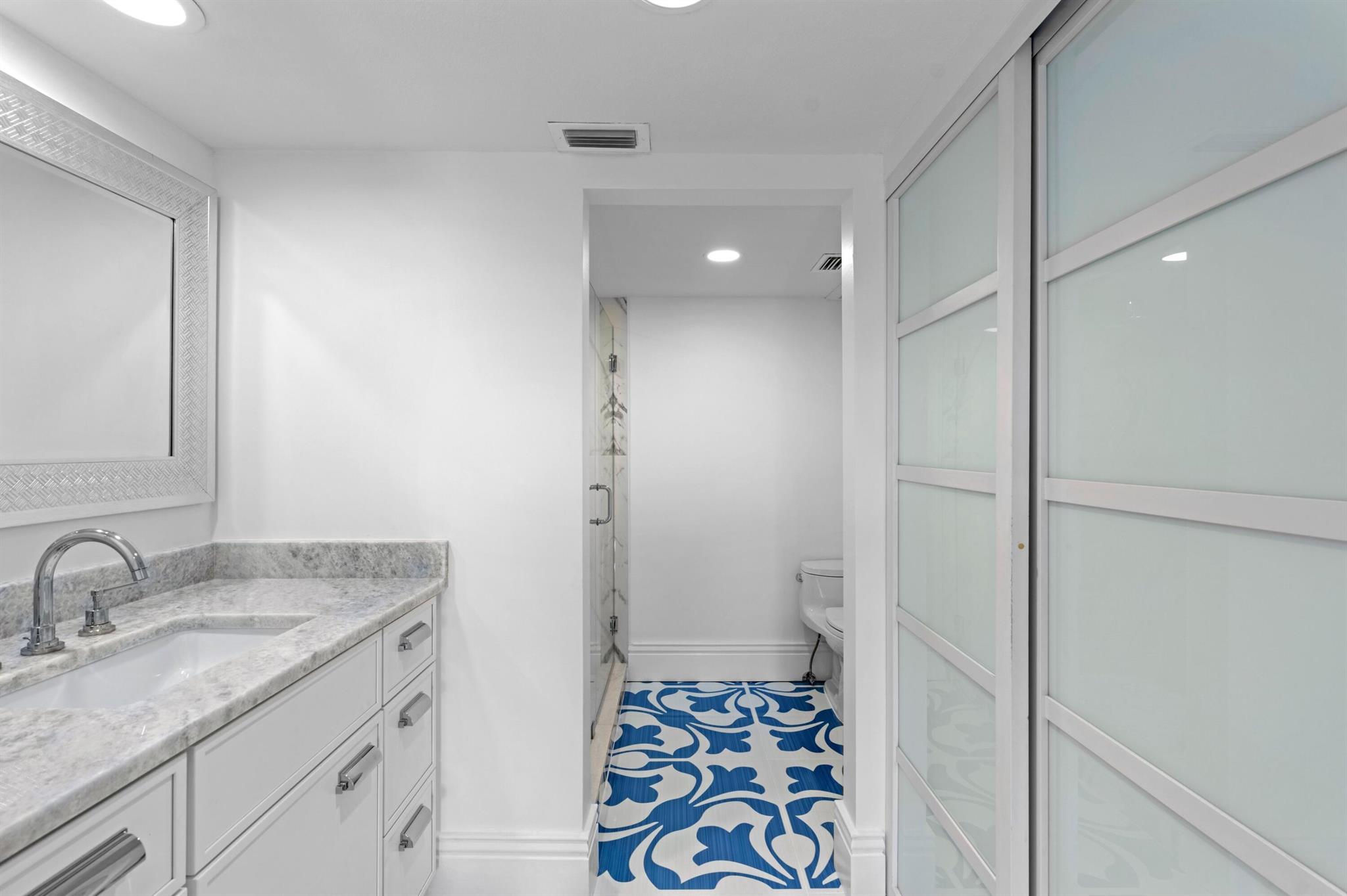 PARLIAMENT GOLF VILLAS CO - Residential