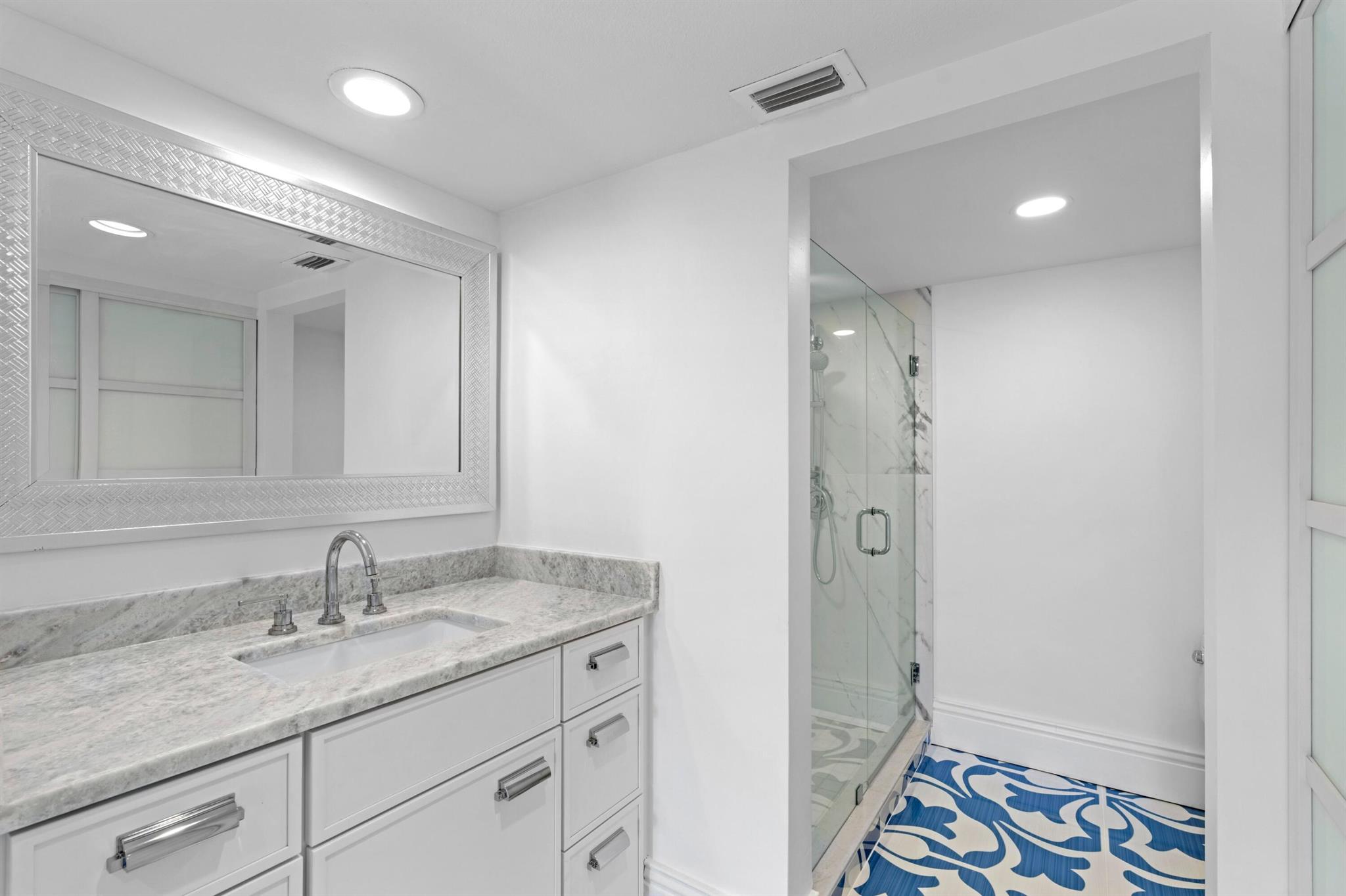 PARLIAMENT GOLF VILLAS CO - Residential