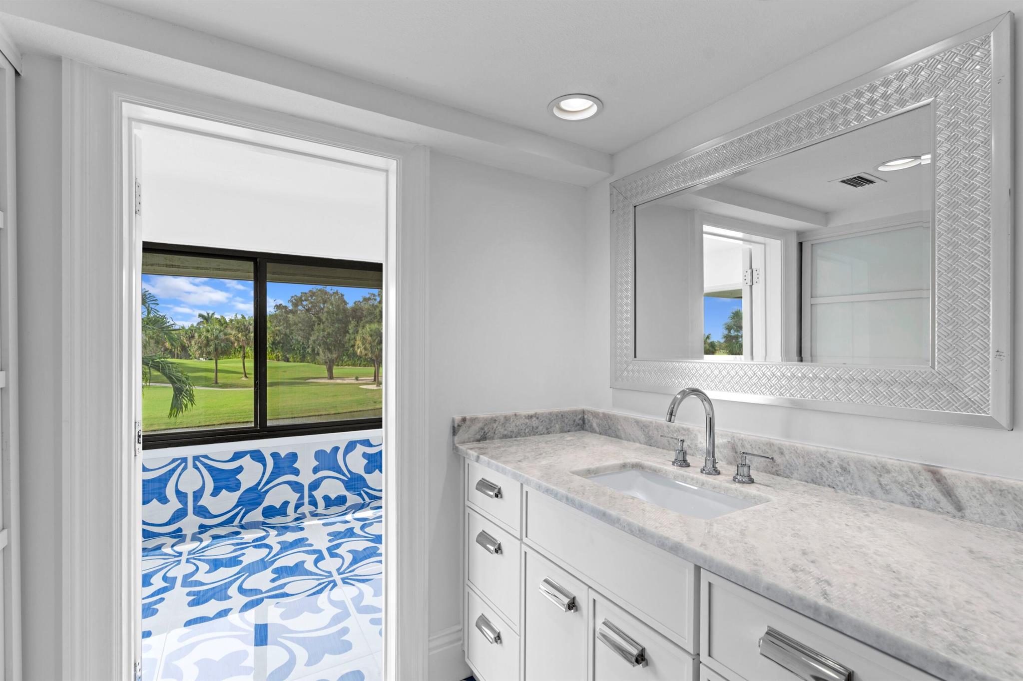 PARLIAMENT GOLF VILLAS CO - Residential