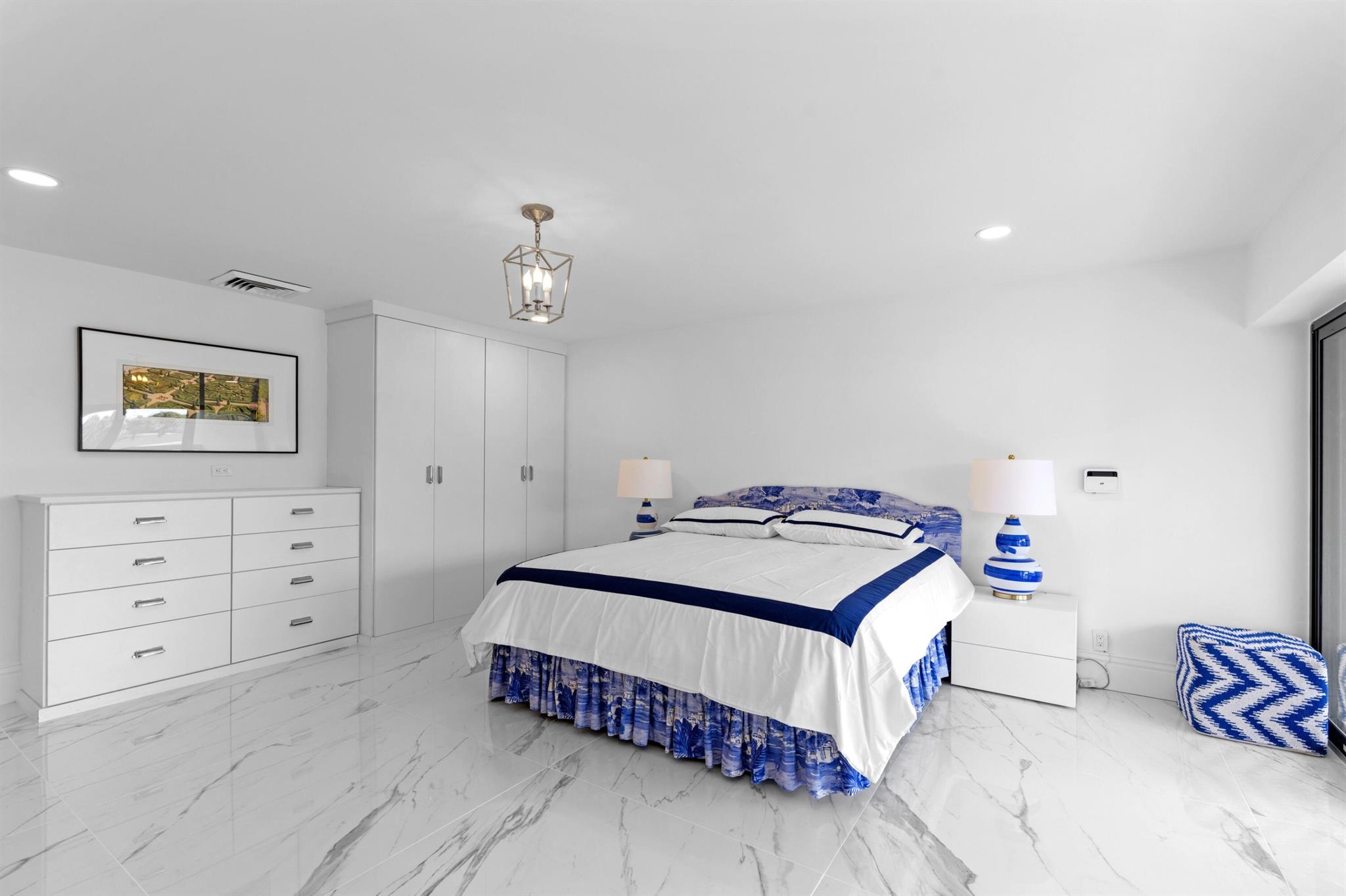 PARLIAMENT GOLF VILLAS CO - Residential