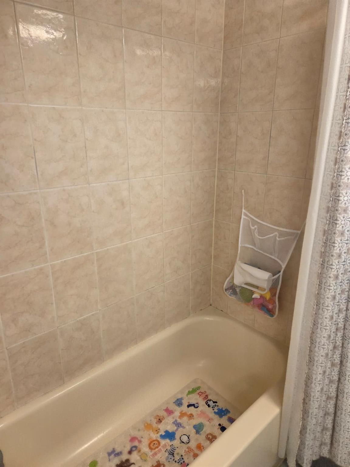 BLUE LAKE APTS - Residential