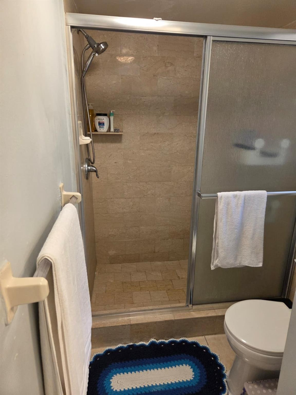 BLUE LAKE APTS - Residential