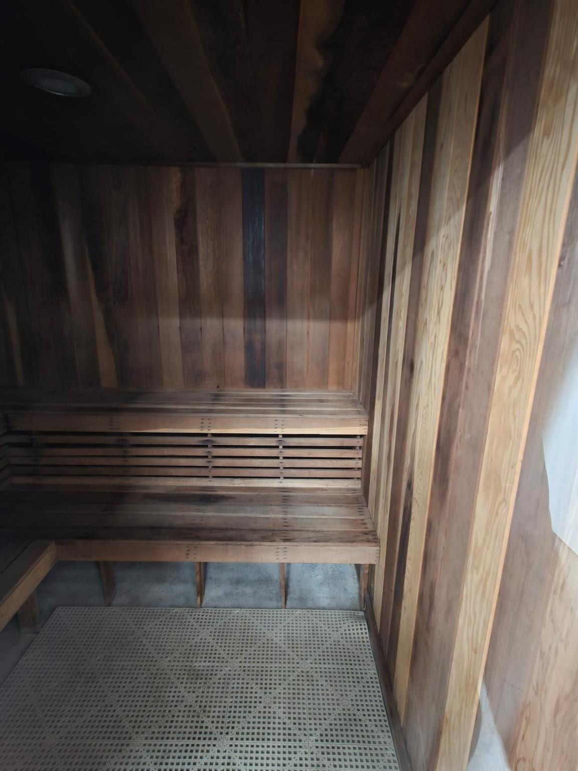 BLUE LAKE APTS - Residential