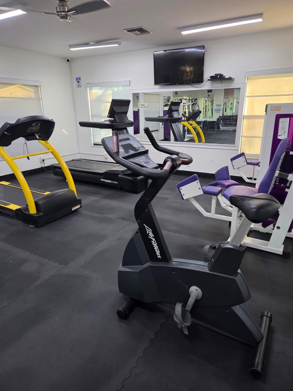 BLUE LAKE APTS - Residential