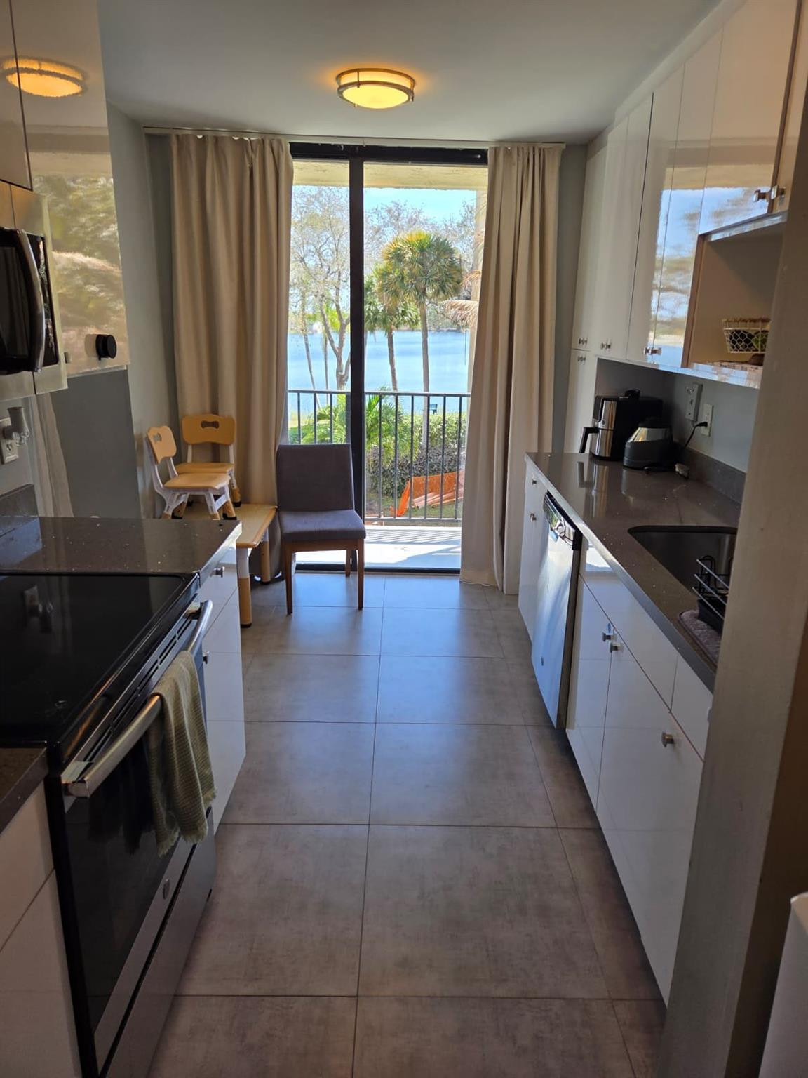 BLUE LAKE APTS - Residential