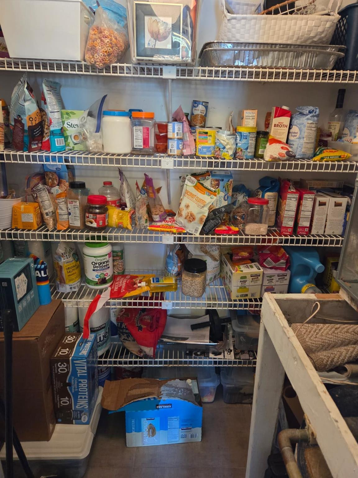 BLUE LAKE APTS - Residential