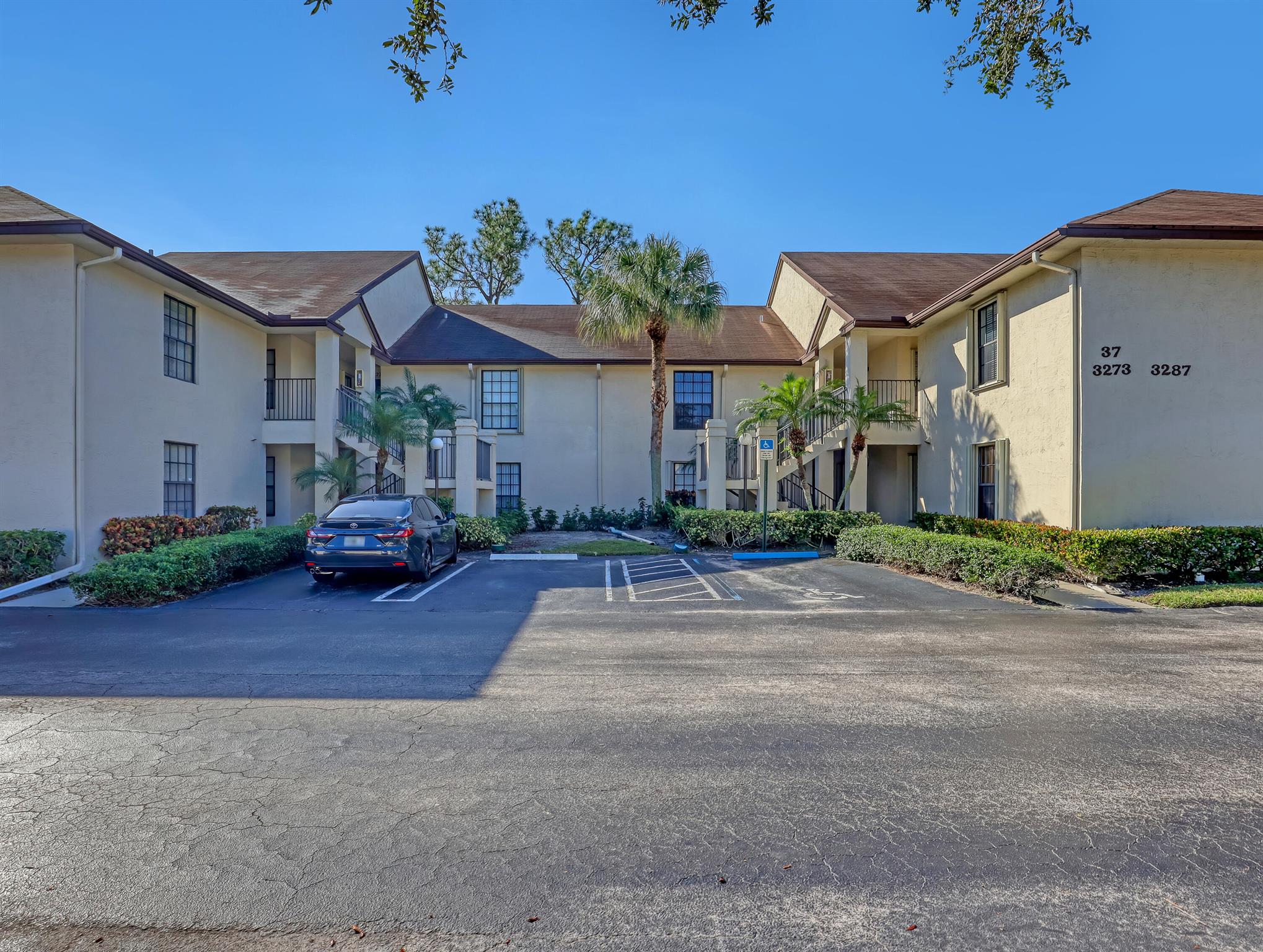 View photos, virtual tours, details... 3283 Jog Park Drive