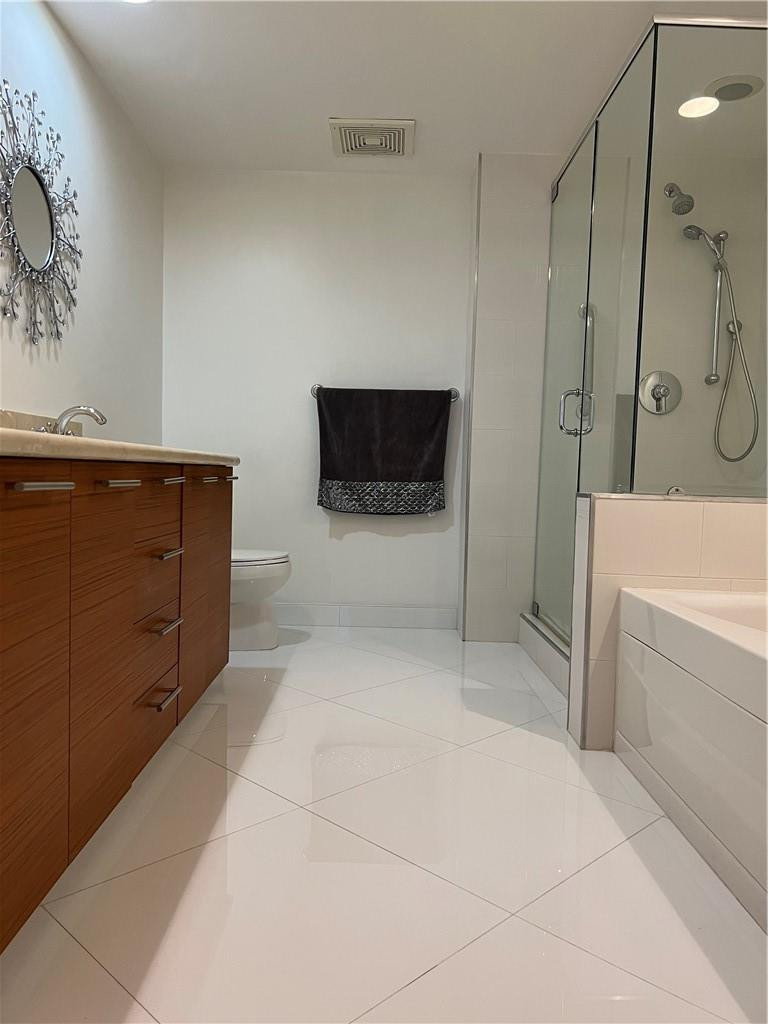 50 Biscayne - Residential