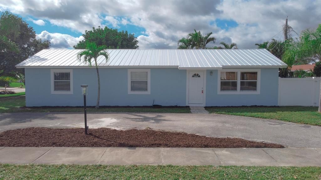 Photo of 4139 Russell Street, Jupiter, FL 33469 (MLS # R10758456)