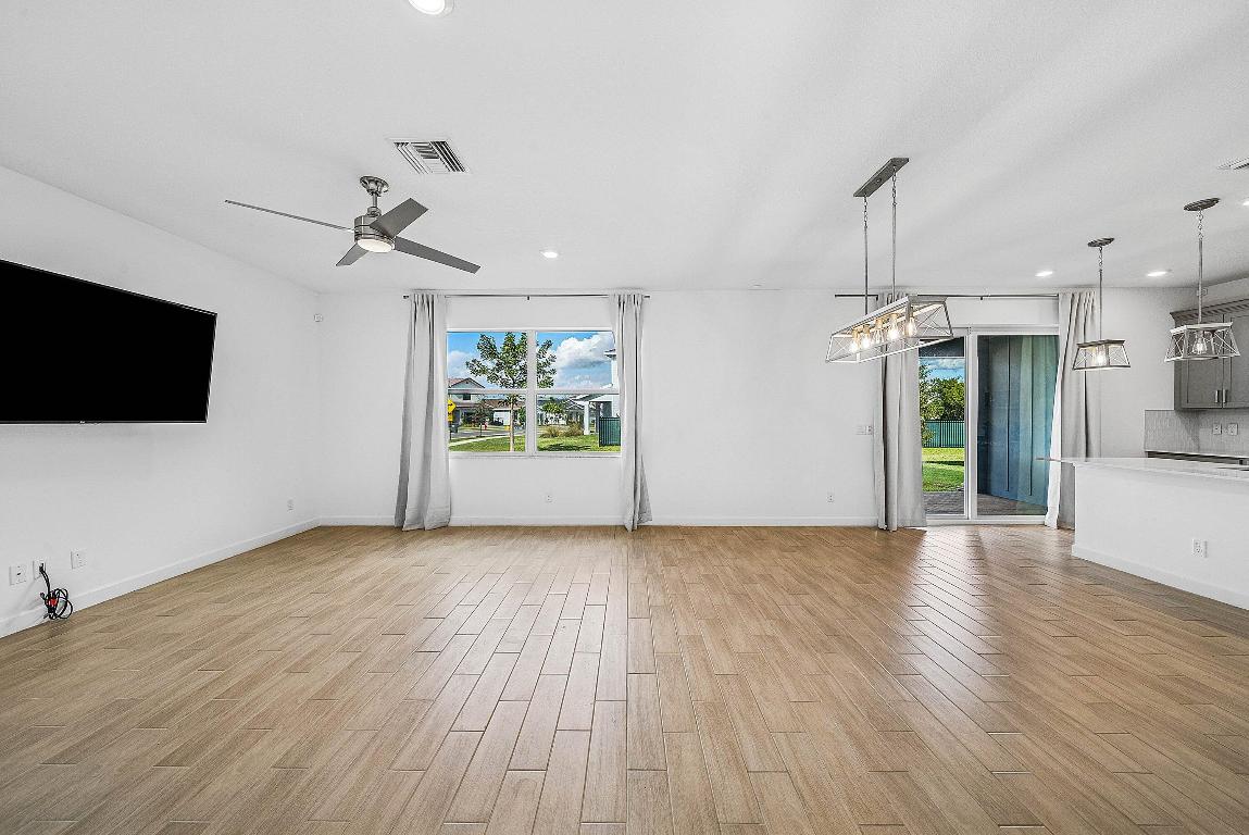 19779 Rugged Trunk Trail