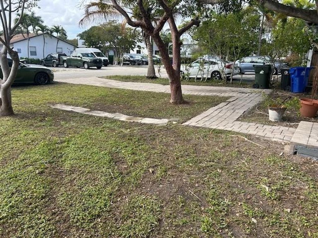 Photo of 823 NE 14th Place, Fort Lauderdale, FL 33304 (MLS # F10540145)