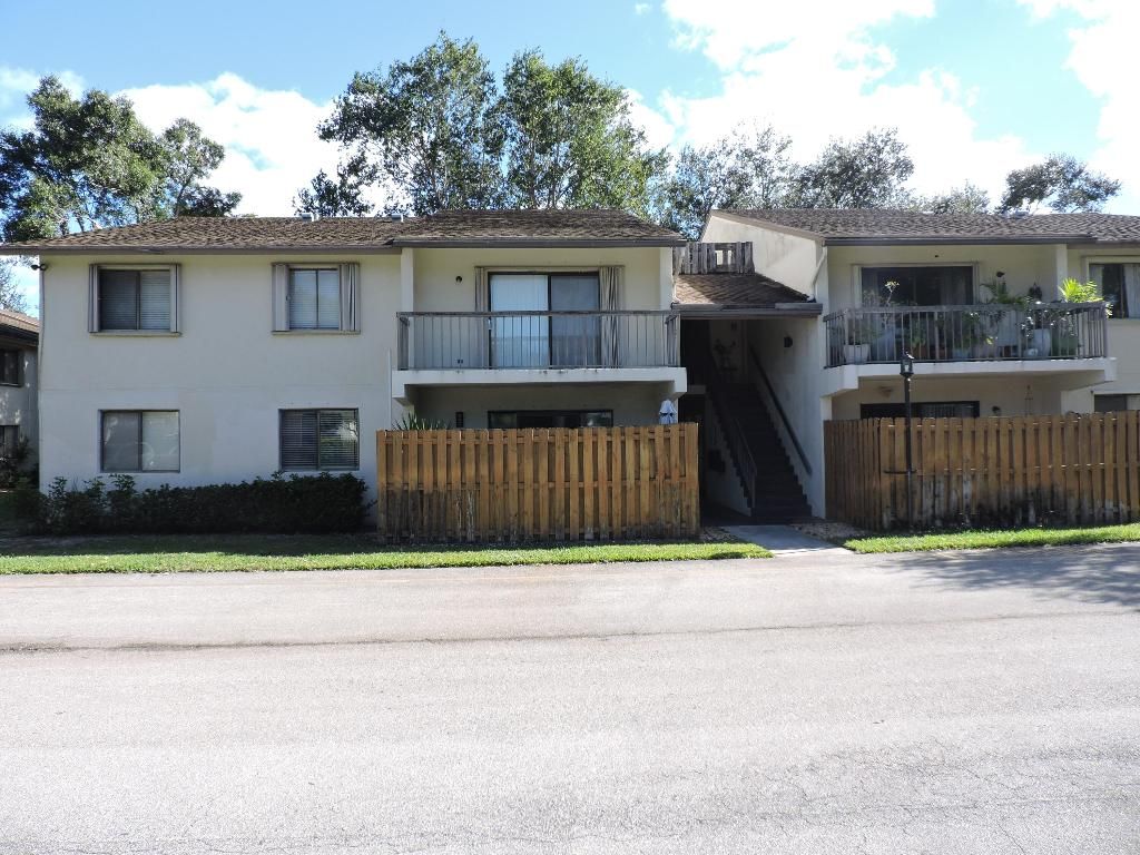 Photo of 3402 Gardens East Drive #7a, Palm Beach Gardens, FL 33410 (MLS # R11140950)