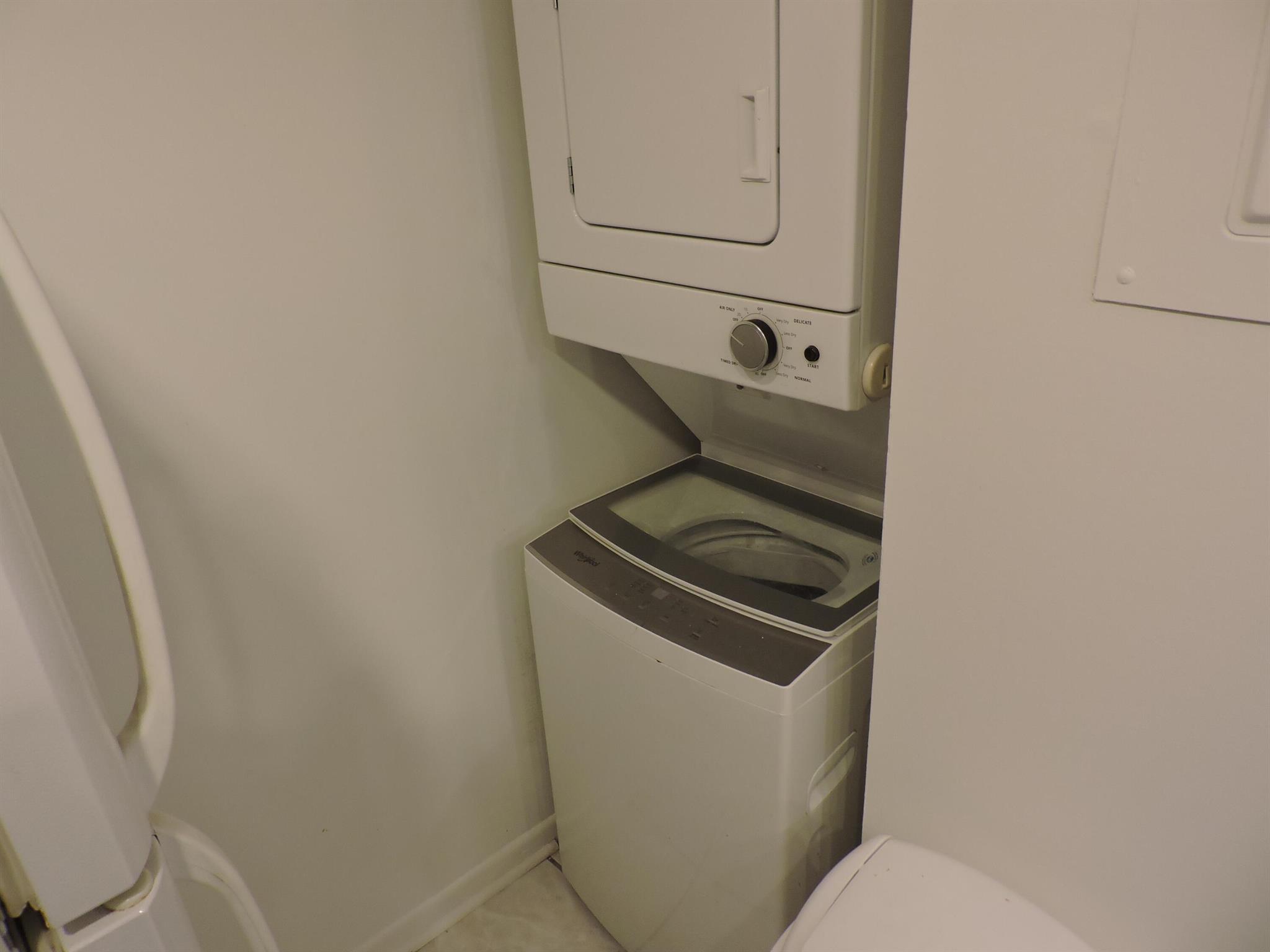 GLENBROOK CONDO - Residential Lease