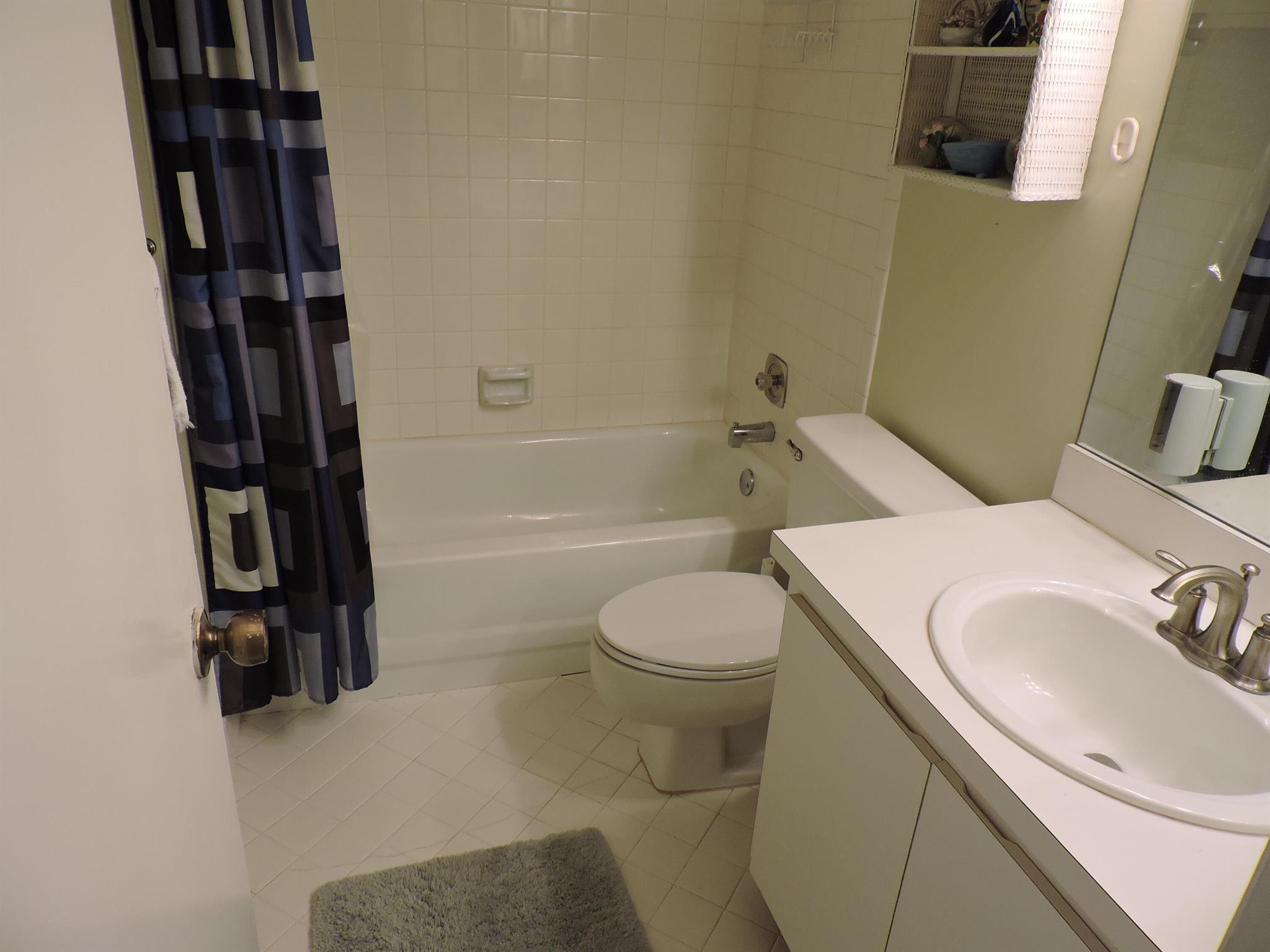 GLENBROOK CONDO - Residential Lease