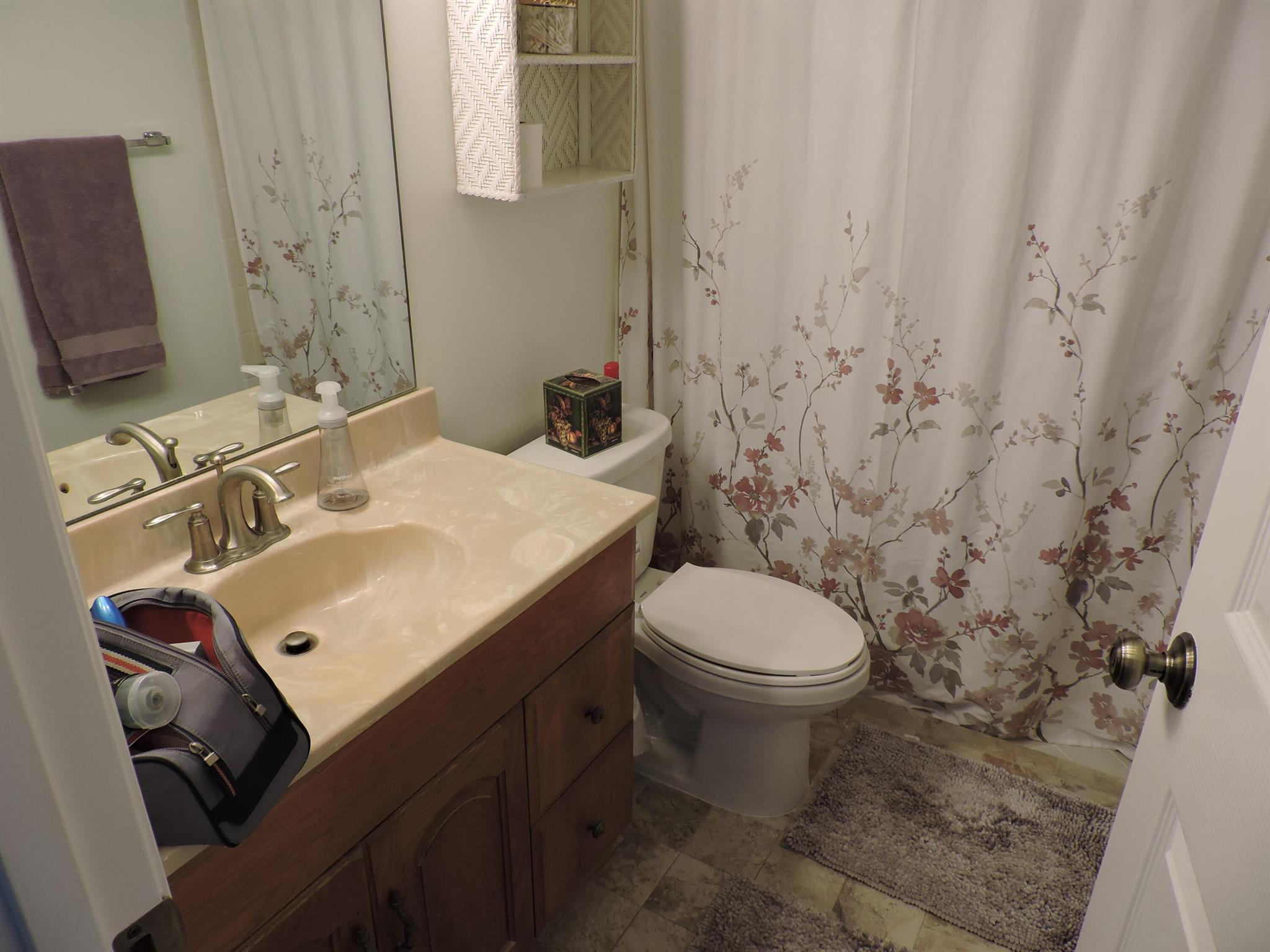 GLENBROOK CONDO - Residential Lease