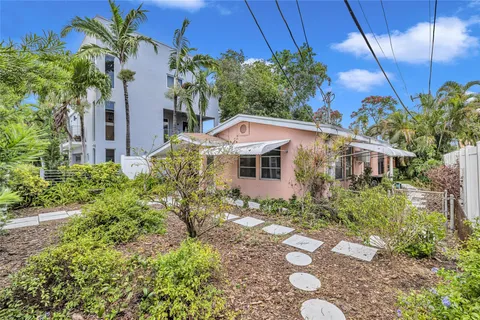 1009 NE 6th St, Fort Lauderdale, FL MLS: F10504094