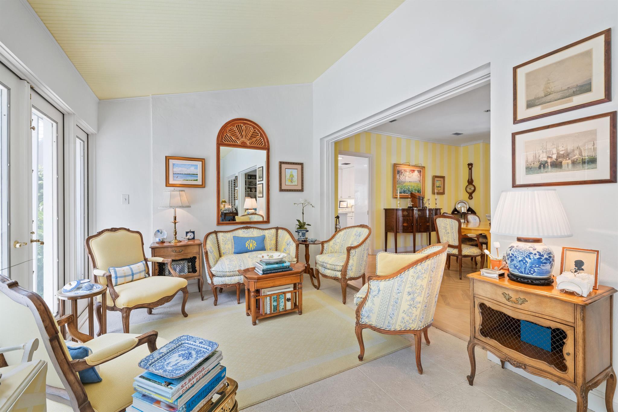 JAMAICA LANE IN - Residential