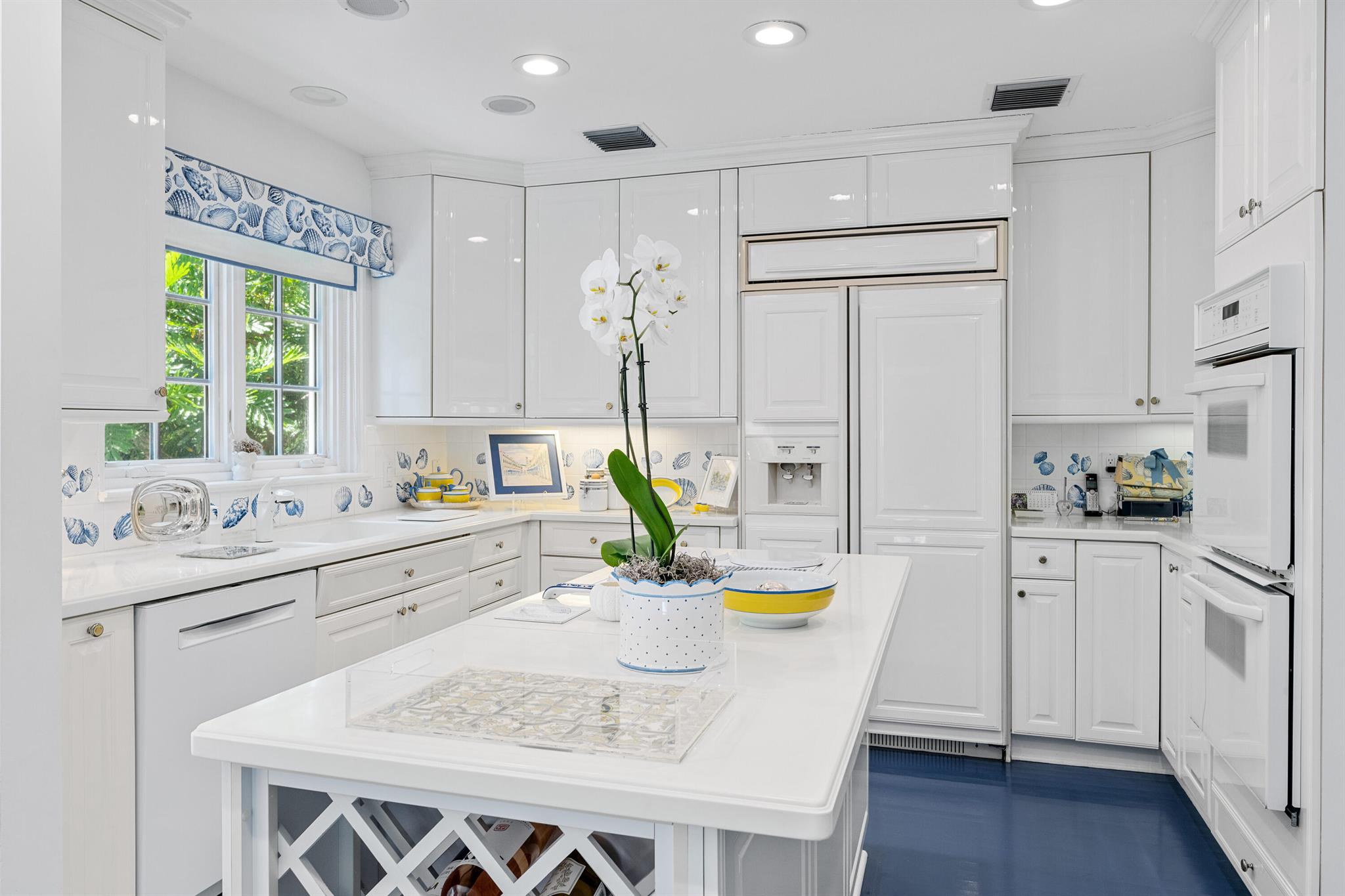 JAMAICA LANE IN - Residential