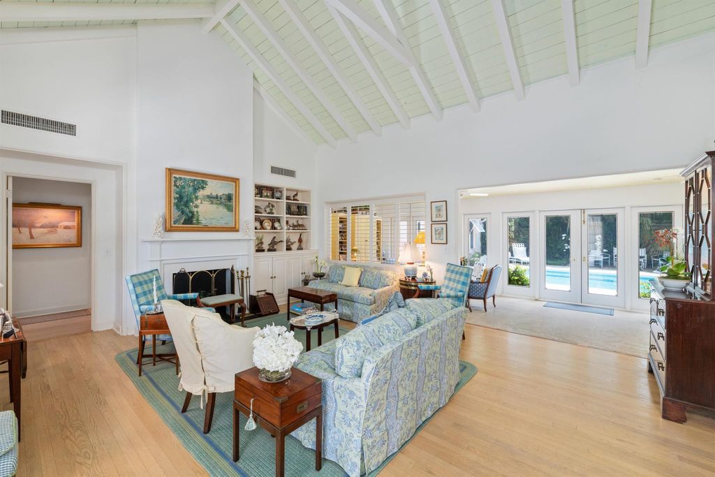 Photo of 210 Jamaica Lane, Palm Beach, FL 33480 (MLS # R10986869)