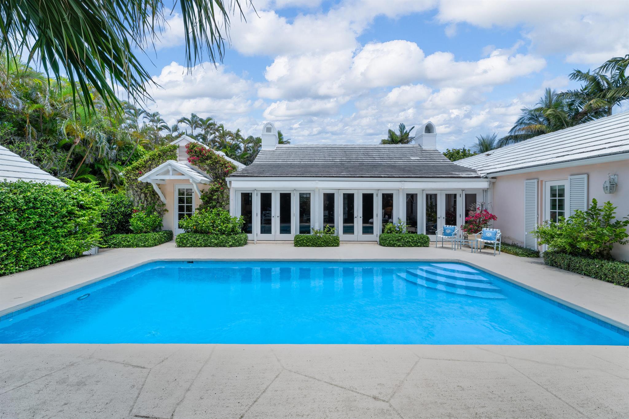 JAMAICA LANE IN - Residential