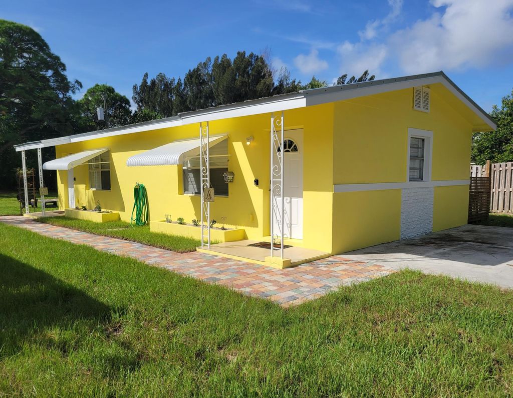 Photo of 4710 SE Compass Way, Stuart, FL 34997 (MLS # R10931216)