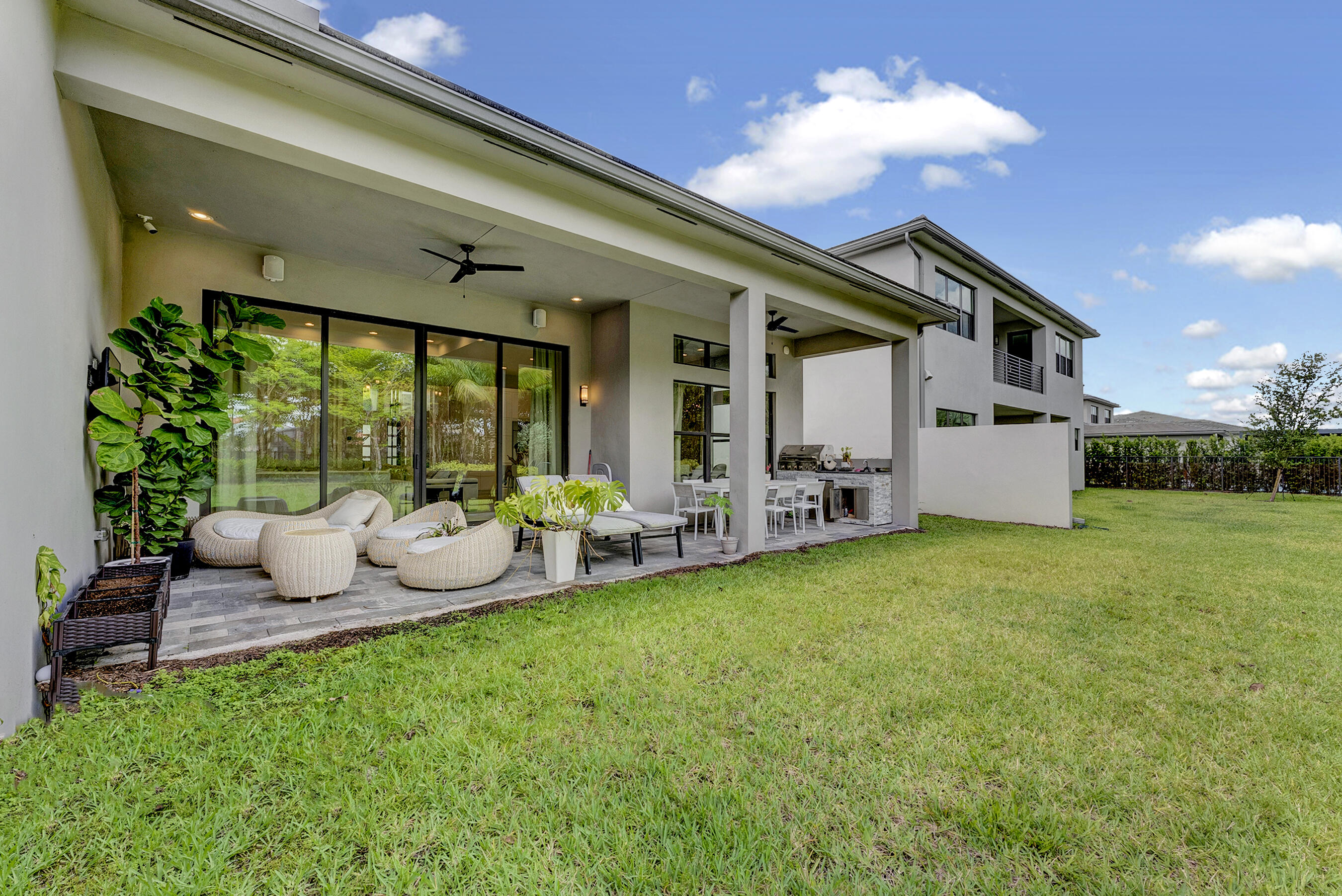 Lotus Palm - Residential