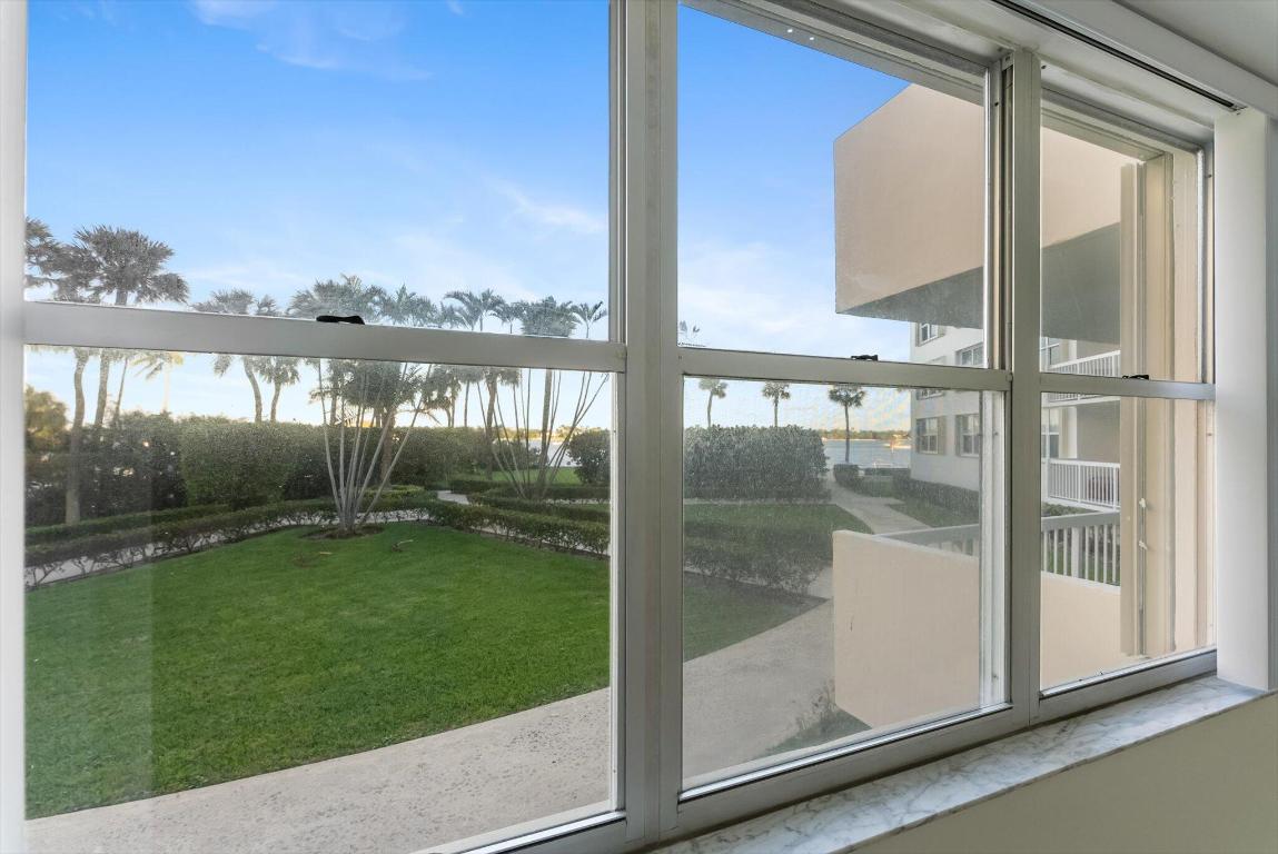 PORTOFINO CONDO PT OF LTS 15 AND 16,JARVIS PAR - Residential