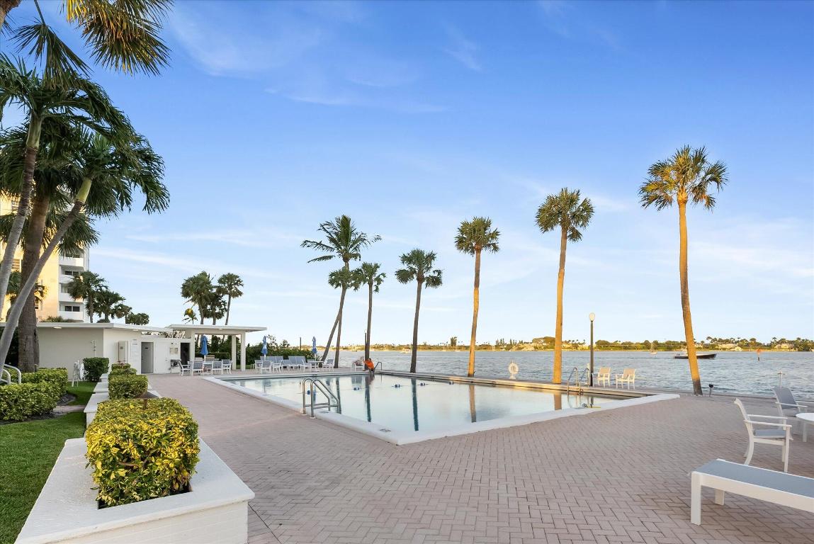 PORTOFINO CONDO PT OF LTS 15 AND 16,JARVIS PAR - Residential