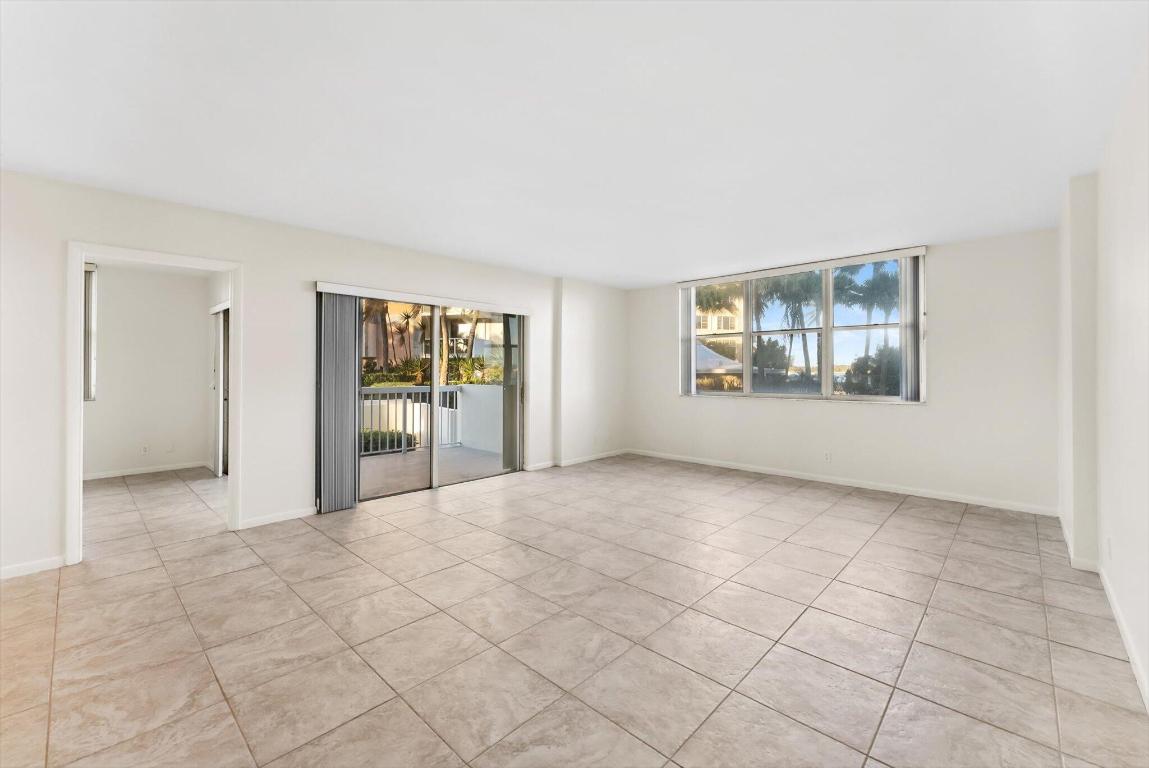 PORTOFINO CONDO PT OF LTS 15 AND 16,JARVIS PAR - Residential