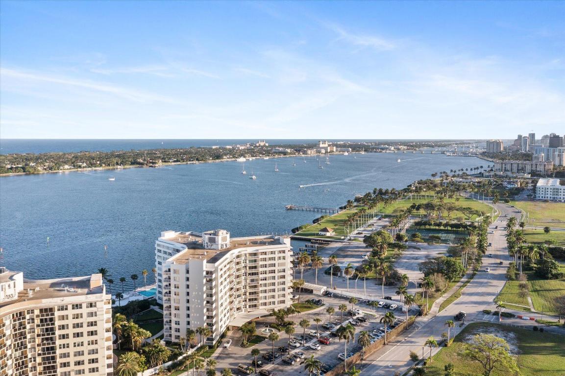 PORTOFINO CONDO PT OF LTS 15 AND 16,JARVIS PAR - Residential