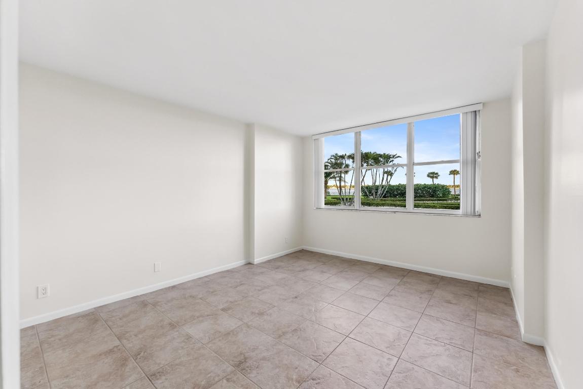 PORTOFINO CONDO PT OF LTS 15 AND 16,JARVIS PAR - Residential