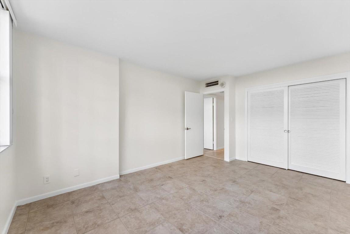 PORTOFINO CONDO PT OF LTS 15 AND 16,JARVIS PAR - Residential