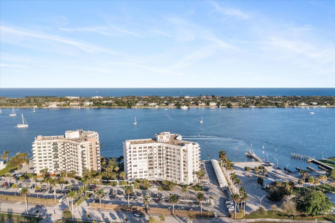 PORTOFINO CONDO PT OF LTS 15 AND 16,JARVIS PAR - Residential