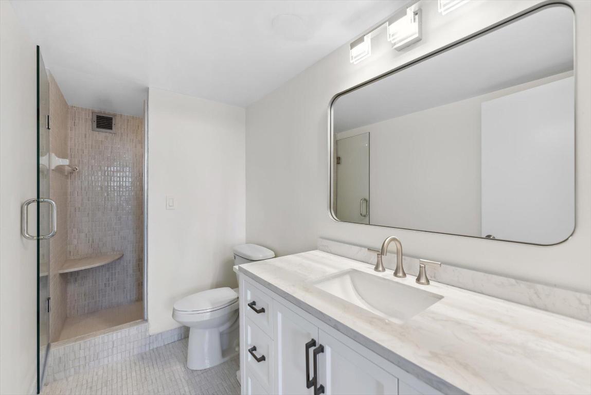 PORTOFINO CONDO PT OF LTS 15 AND 16,JARVIS PAR - Residential