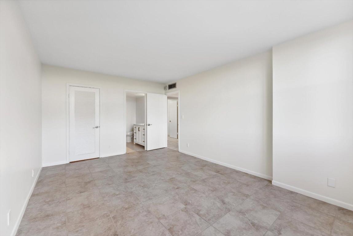 PORTOFINO CONDO PT OF LTS 15 AND 16,JARVIS PAR - Residential