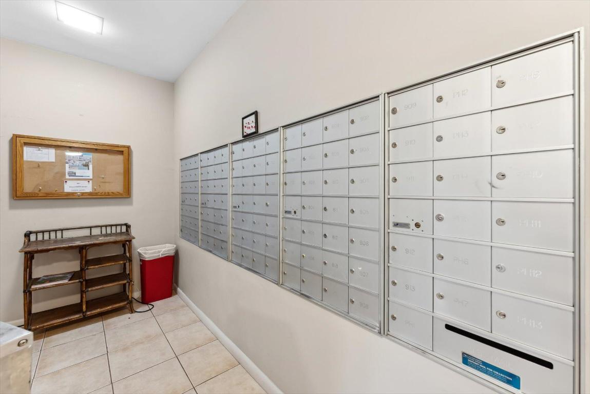 PORTOFINO CONDO PT OF LTS 15 AND 16,JARVIS PAR - Residential