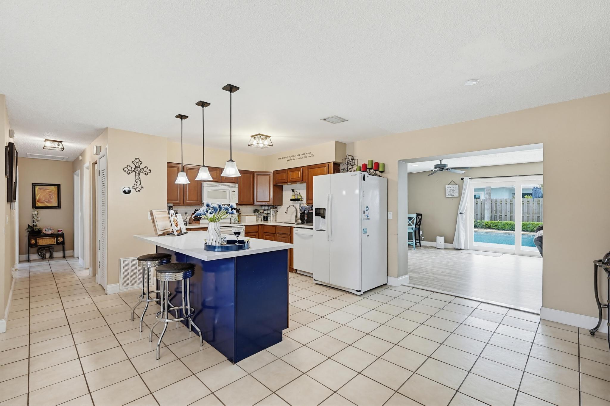 CORAL GARDENS - Residential