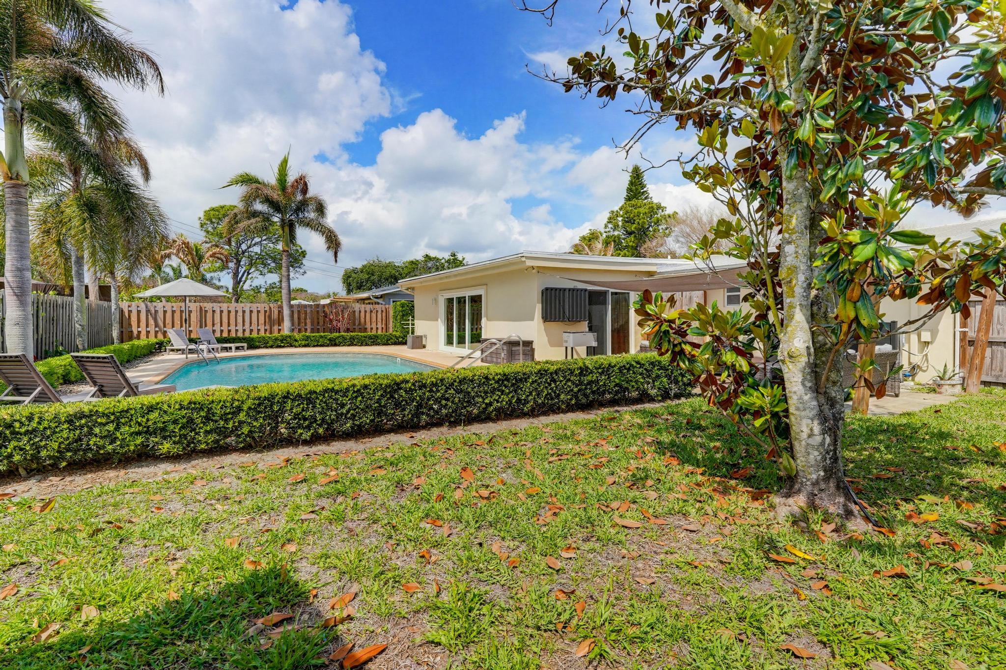 CORAL GARDENS - Residential