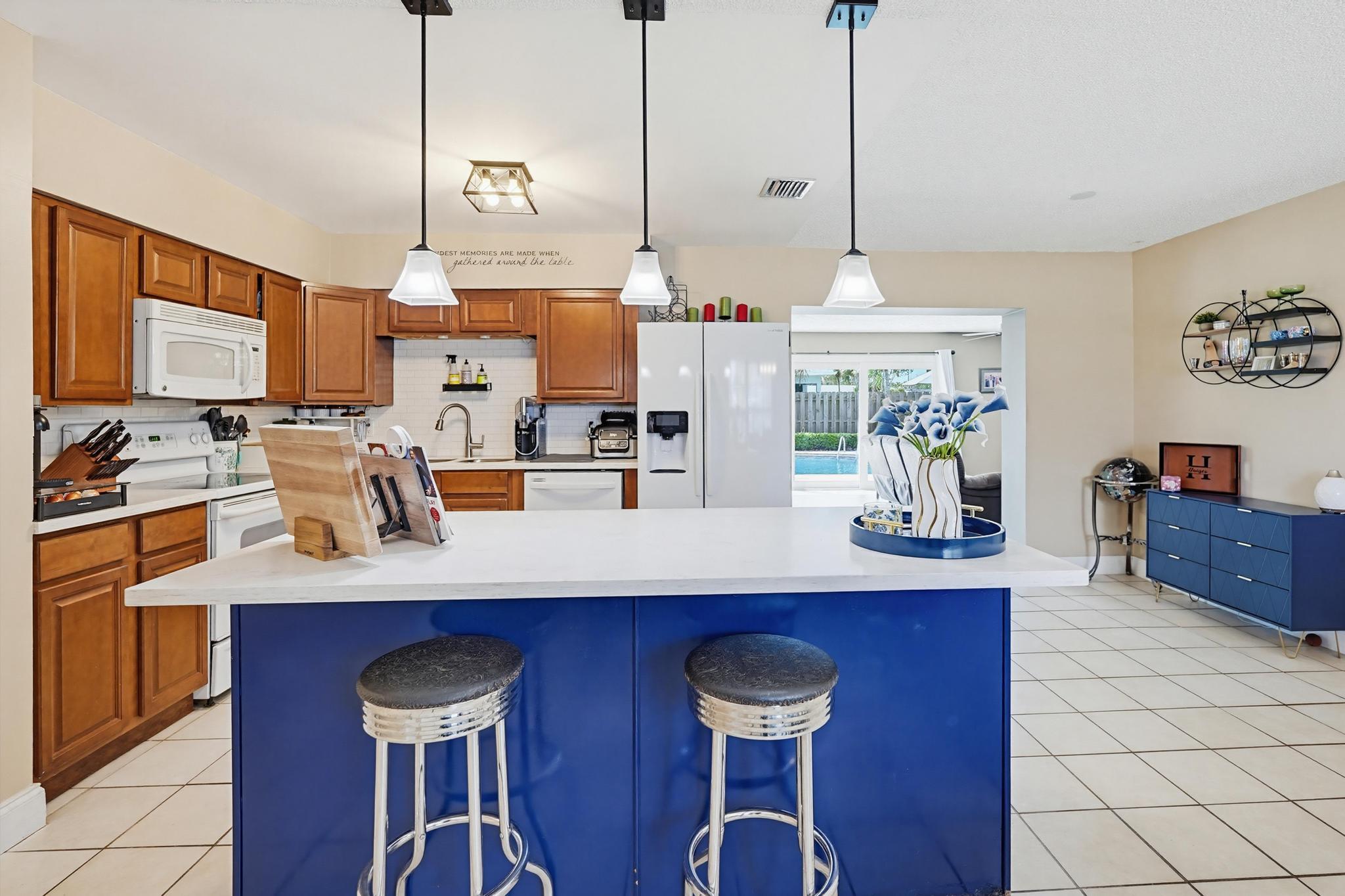 CORAL GARDENS - Residential