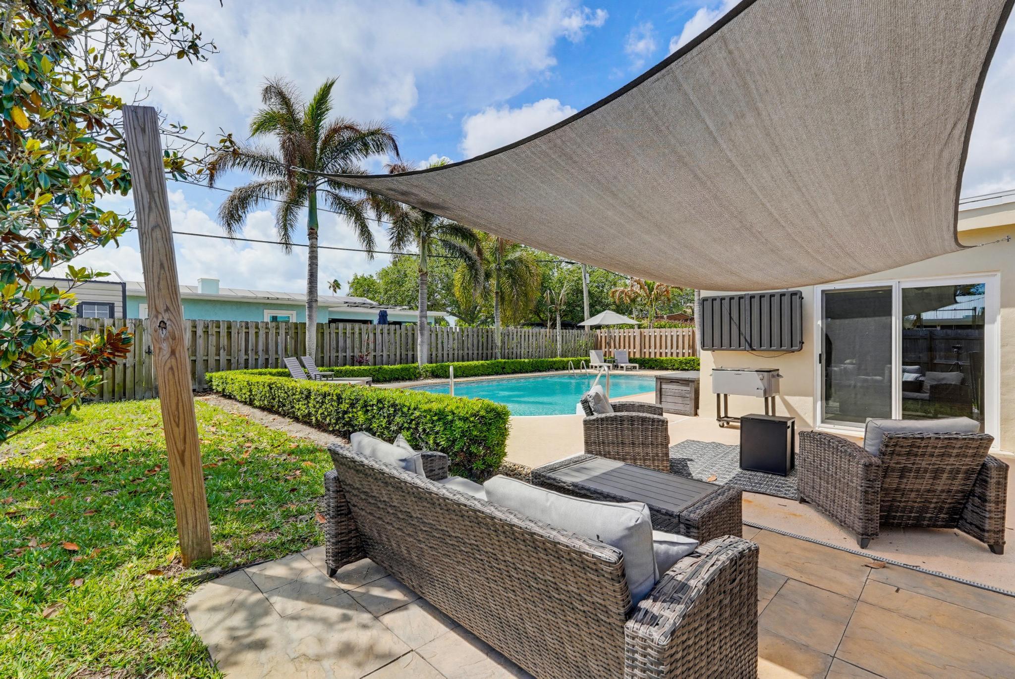 CORAL GARDENS - Residential